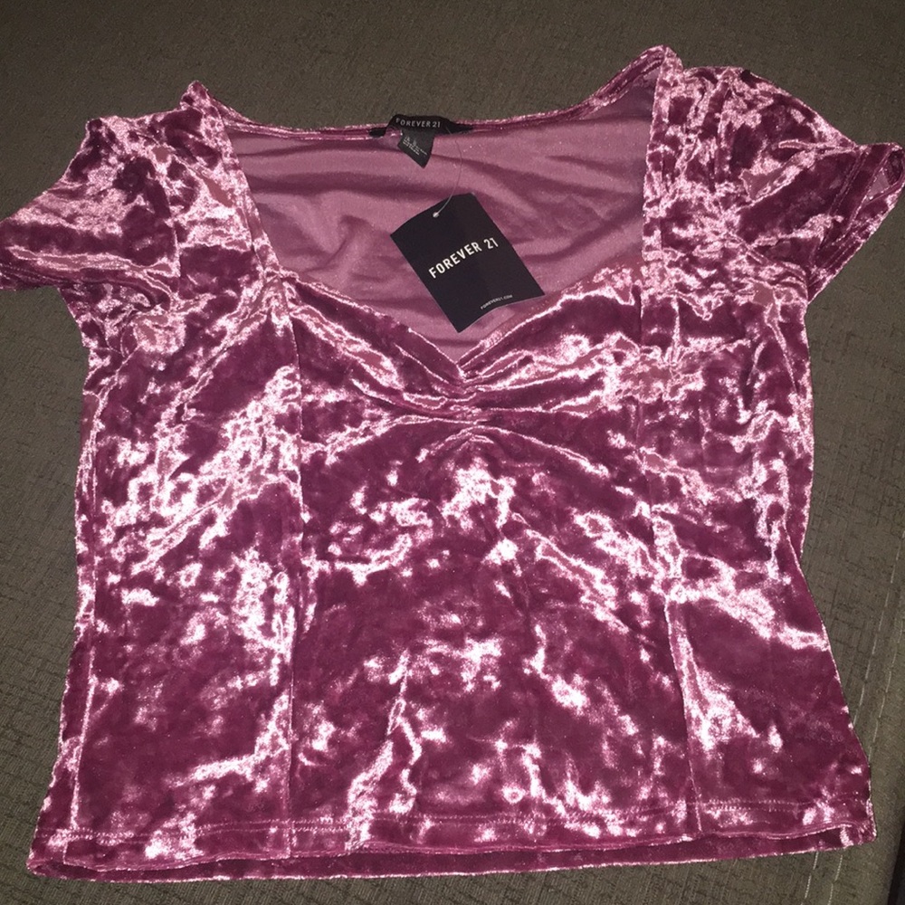 Woman’s forever 21 crop top (pink velvet)